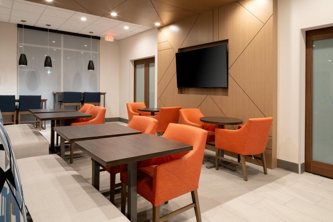 Holiday Inn Express & Suites - Hollister By Ihg Exteriér fotografie